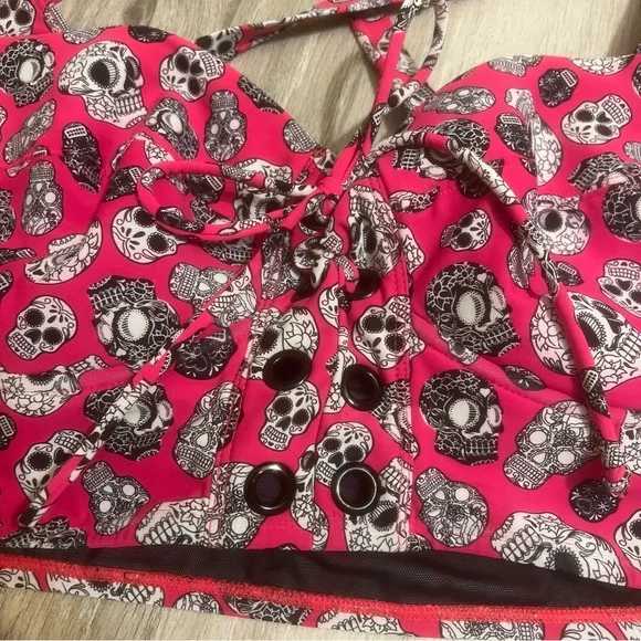 Torrid Skull Print Bikini Swim Top Red Black White Strappy Size 2X - Picture 8 of 10